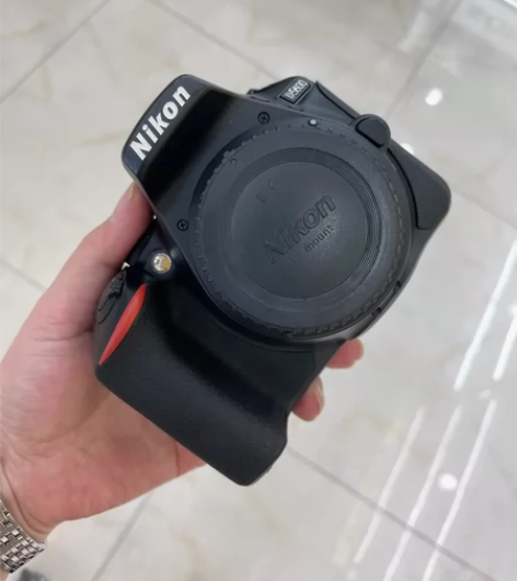 尼康D5600成色和价格都非常美丽，无拆修...