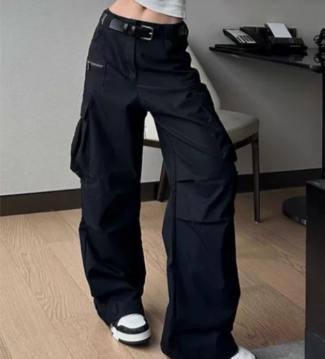 低腰工装裤，几乎全新！s，包邮出 感兴趣的...