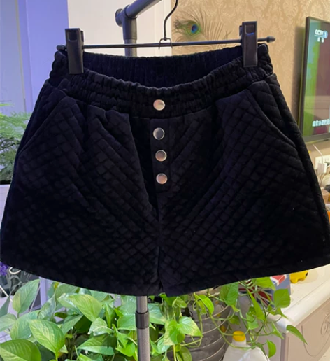 金丝绒夹棉短裤女 松紧腰均码 全新 喜欢的...