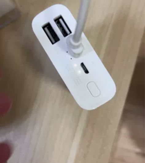 小米充电宝 实体店购买 功能都是正常使用，...