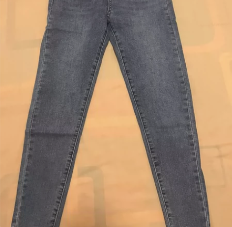 女士牛仔裤，几乎全新，裤长88，弹性很大，...