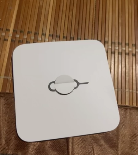 苹果原装卡针，所见即所得。送原装苹果手机包...