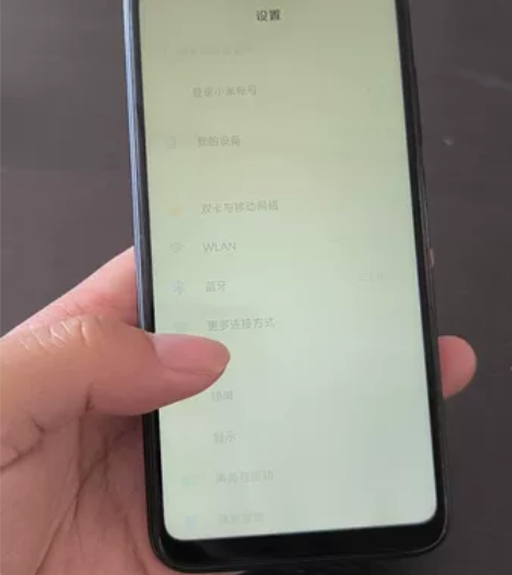 备用机小米play高配版6+64g，后盖左...