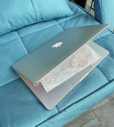 自用带发票21年买的原价一万多i9顶配苹果...