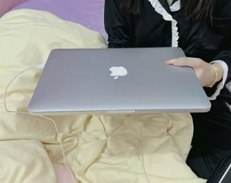 女生自用带发票21年买的原价一万多i9顶配...