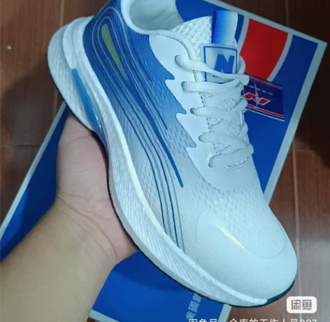 新百伦男鞋40码，爆米花鞋底，全新原装原吊...