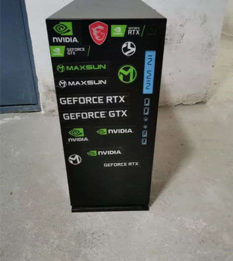 迎广电脑主机机箱，九成新，机箱质量好，手感...