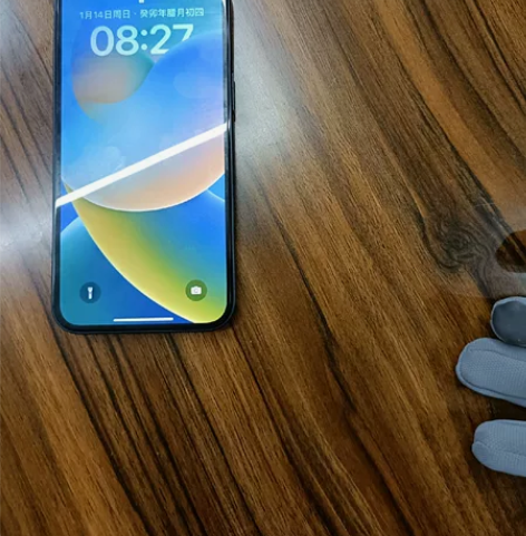 苹果13黑色的，一直女士使用，实体购买全新...