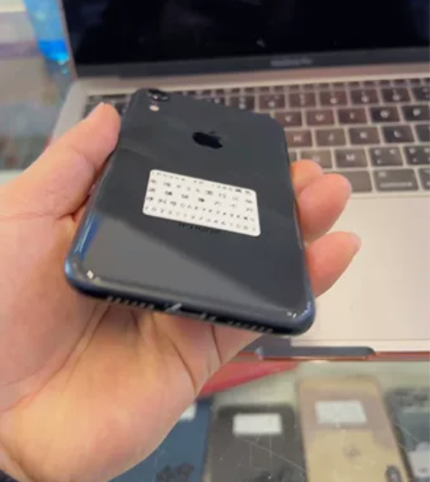 iPhone XR 128G黑色国行 外观...