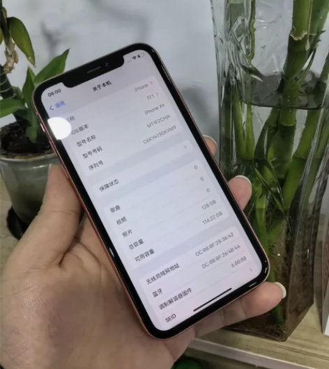 苹果XR  128G国行双卡。成色95新。...