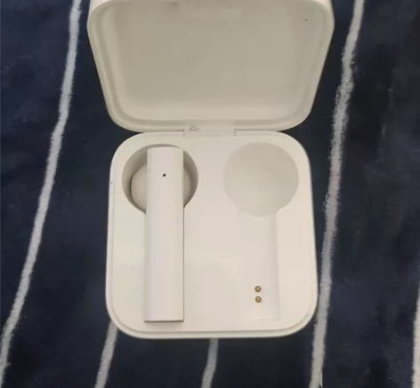 小米air2se，2020版，左耳加充电仓...