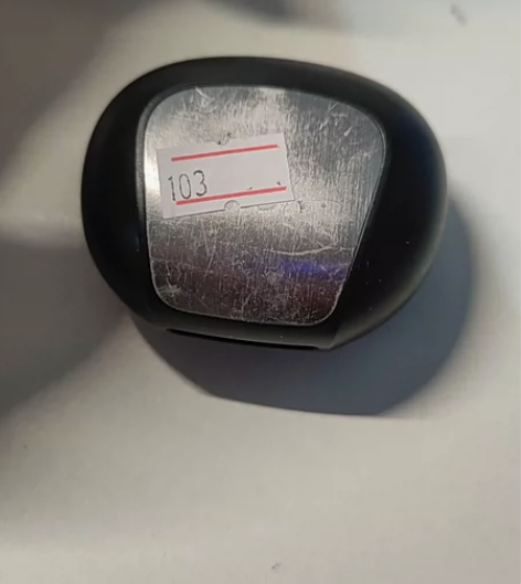 漫步者neobudsPro 耳机充电仓，有...