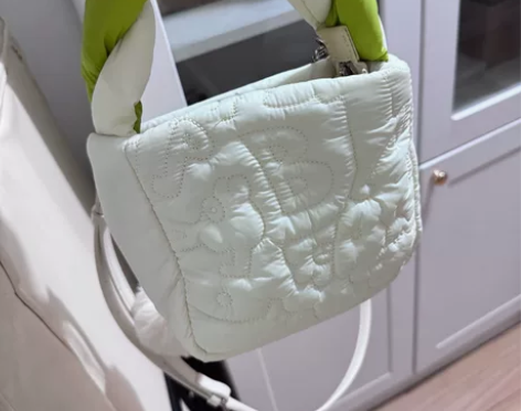 不莱玫小包包 忘了今年啥时候买的 用过1次...