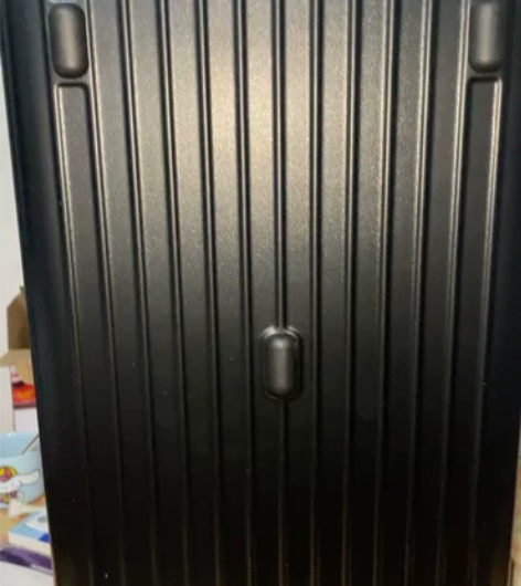 一个行李箱30寸，太大了在家里用不到 出去...