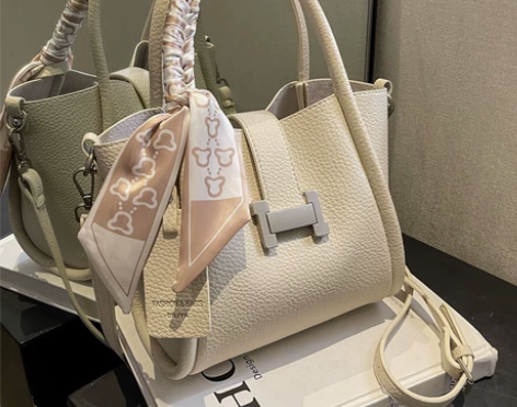 高级质感小众包包女2023新款潮秋冬网红百...