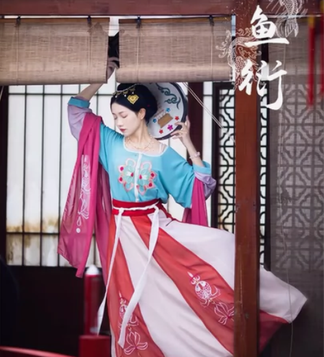 出柒邑【双鱼衍】原创正领汉服女坦领三件套齐...