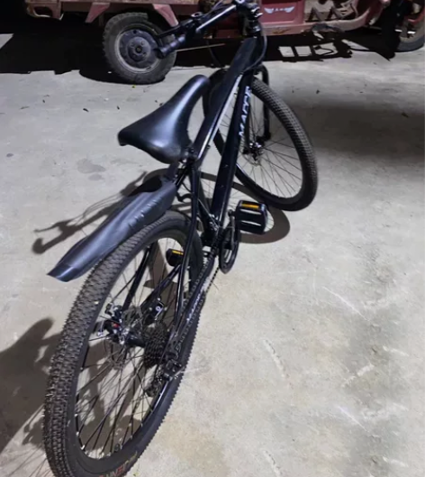 99新的自行车！买来就骑了两三次，平时上班...