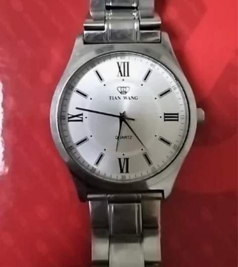 《天王》牌男士石英手表，品相如图，走时精准...