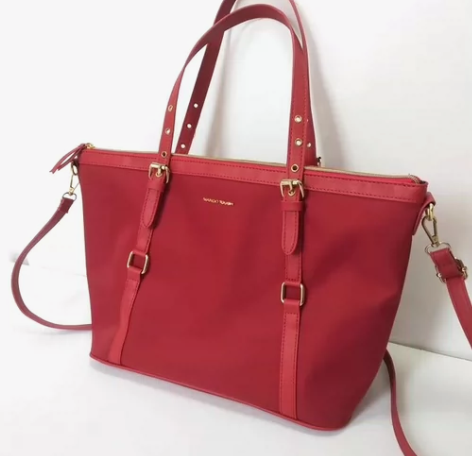 达芙妮大容量粉色健身瑜伽通勤购物单肩斜挎托...