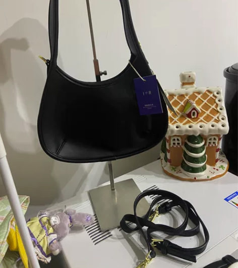 （全新）女包新款半月包腋下包小众设计高级感...