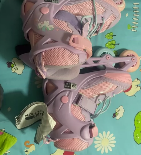 转让迪卡侬全新轮滑鞋，没有穿过，有需要的联...