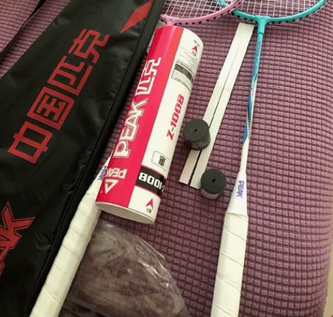 #匹克正品羽毛球拍 售闲置的全新全碳素超轻...