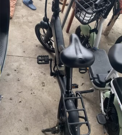 正步折叠电动车，刚换的电池！ 感兴趣的话点...