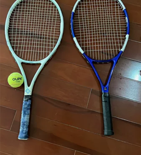 2把网球拍一起出，正常使用，打过比赛，价格...