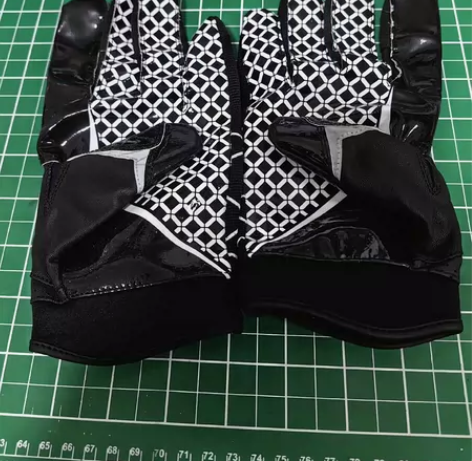 橄榄球飞盘手套 L 39 二手商品概不退换...