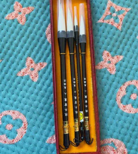 精品毛笔，一次都没用过 之前在实体店买的花...