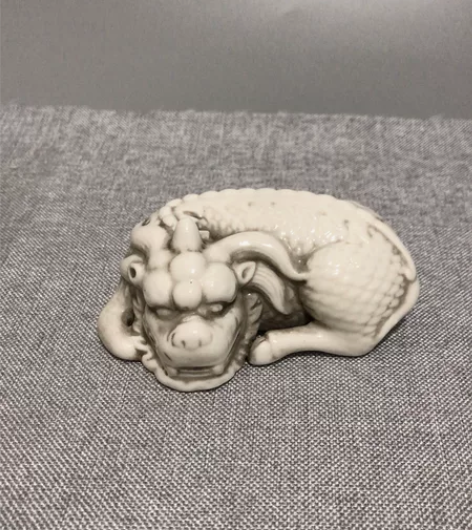 老房子拆迁我去收的德化窑麒麟压纸，非常好喜...