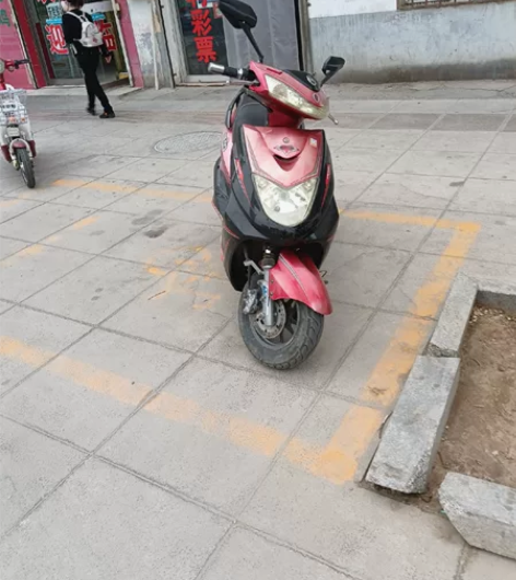 国产踏板国威摩托  一打就着  动力好 感...