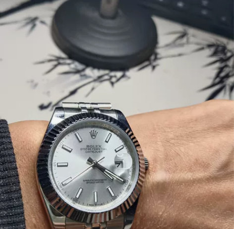 本人200一天,30一小时,出门不想自己开...