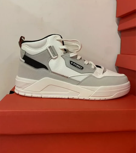 库房清仓 特步高帮男板鞋，四季款全新￥99...