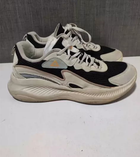 匹克男士运动跑步鞋 39码 包邮 [相机]...