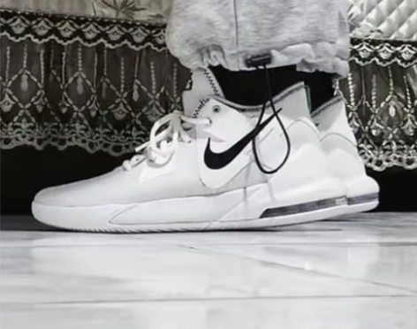 ?耐克Nike AIR MAX黑白男子气垫...