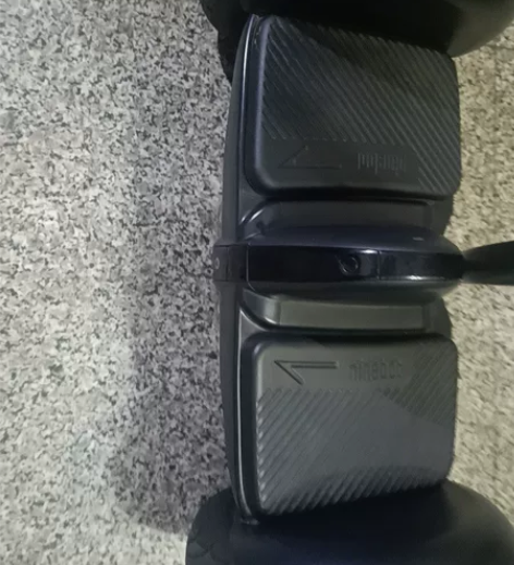 小米九号平衡 去年小老弟过生日给他买的，玩...