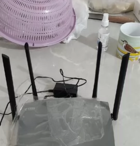 Tenda ax1800路由器 AX180...