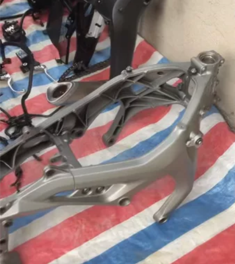 15年雅马哈mt09整车拆配件 拆车件，要...