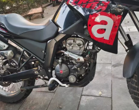 17年滴 阿普利亚150 小型ADV 感兴...