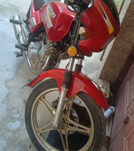 刚收到一辆玲木钻豹125cC摩托车，正常使...