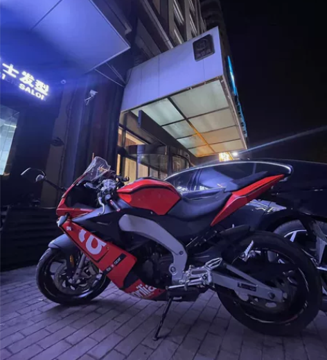 19年阿普利亚gpr150，54周年纪念版...