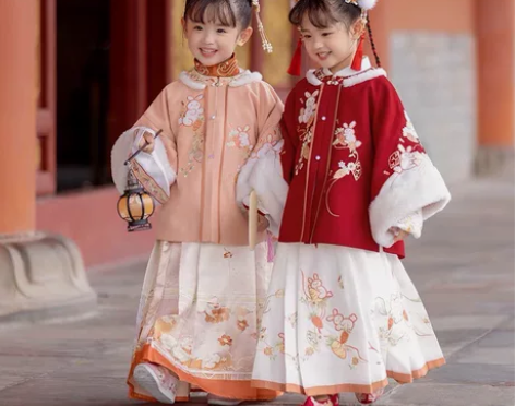 初立儿童汉服兔兔高升拜年服套装，红色130...