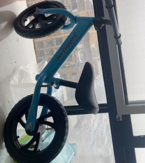 儿童平衡车   几乎全新   适合三岁以下...