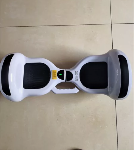 领奥平衡车。一口价不讲价，几乎全新没怎么开...