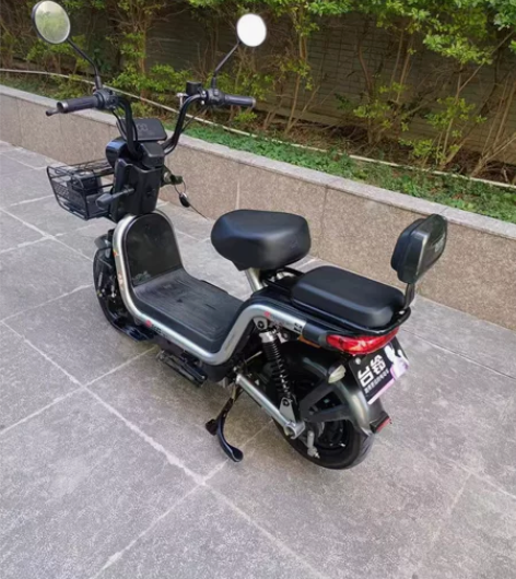 台铃电动车，60V20A电池，电池刚换，轻...