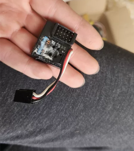 nb4 4 升 8 运费自理?明显使用痕迹...