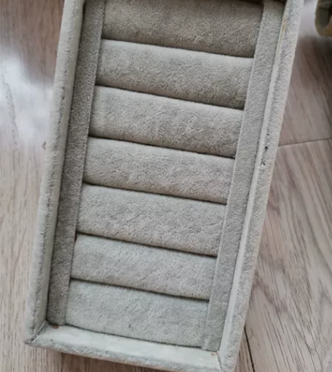 八成新 L形韩范指环戒指展示架首饰托盘盒...