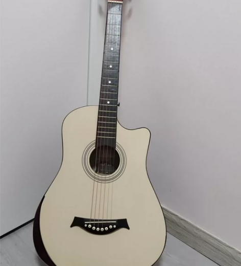 买来没怎么弹，可小刀，新手适用 感兴趣的话...