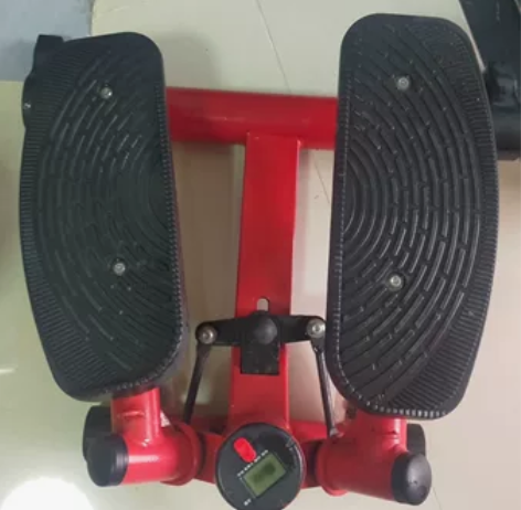 踏步机，运动器材，显示表坏而已，自提 感兴...